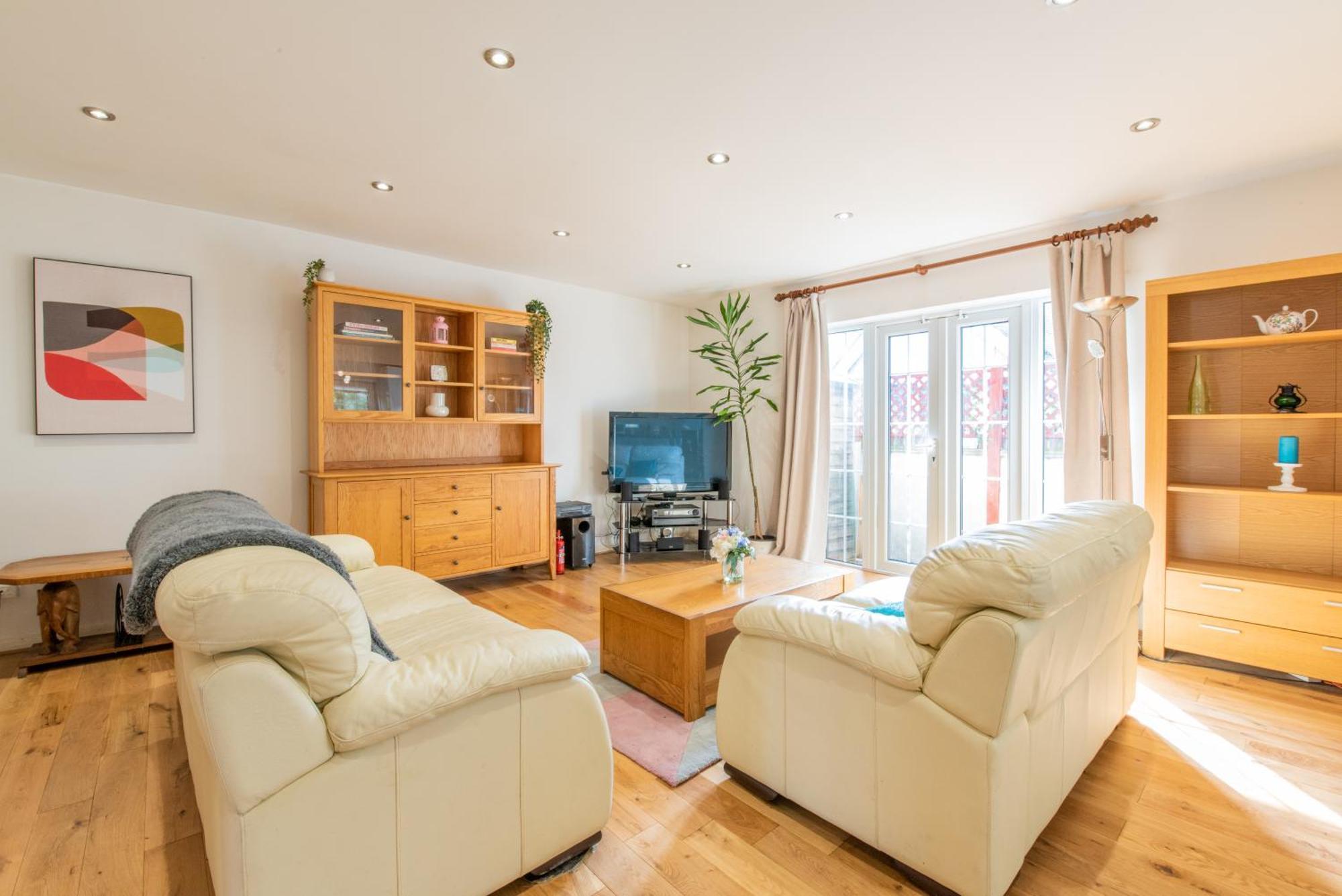 London Stratford - Spacious 2 Bed Flat With Secured Parking & Private Garden Londres Exterior foto