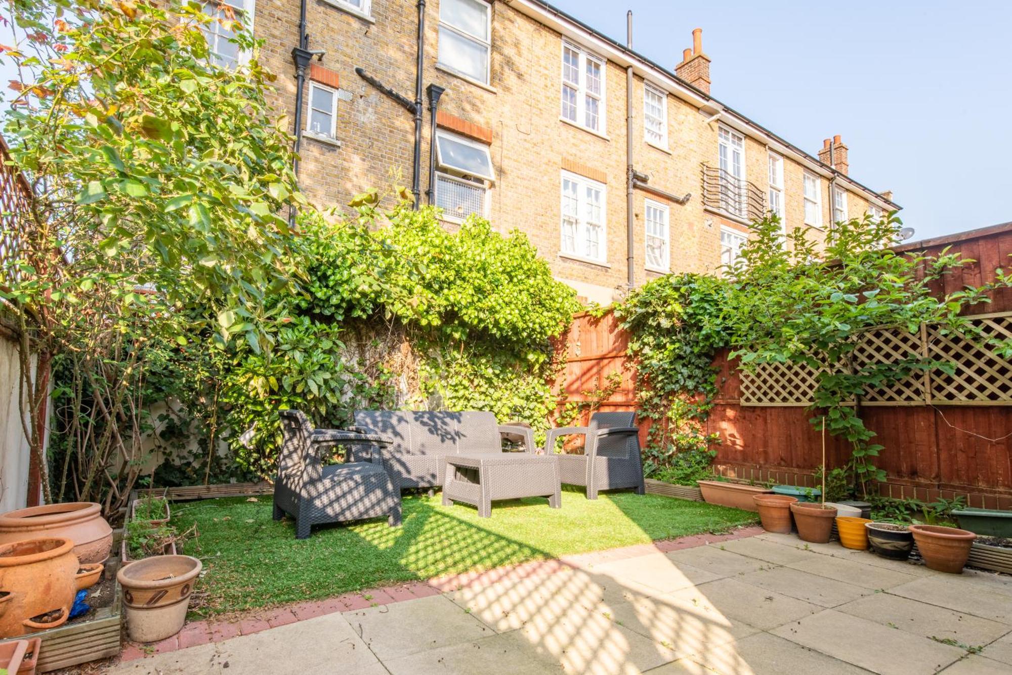 London Stratford - Spacious 2 Bed Flat With Secured Parking & Private Garden Londres Exterior foto