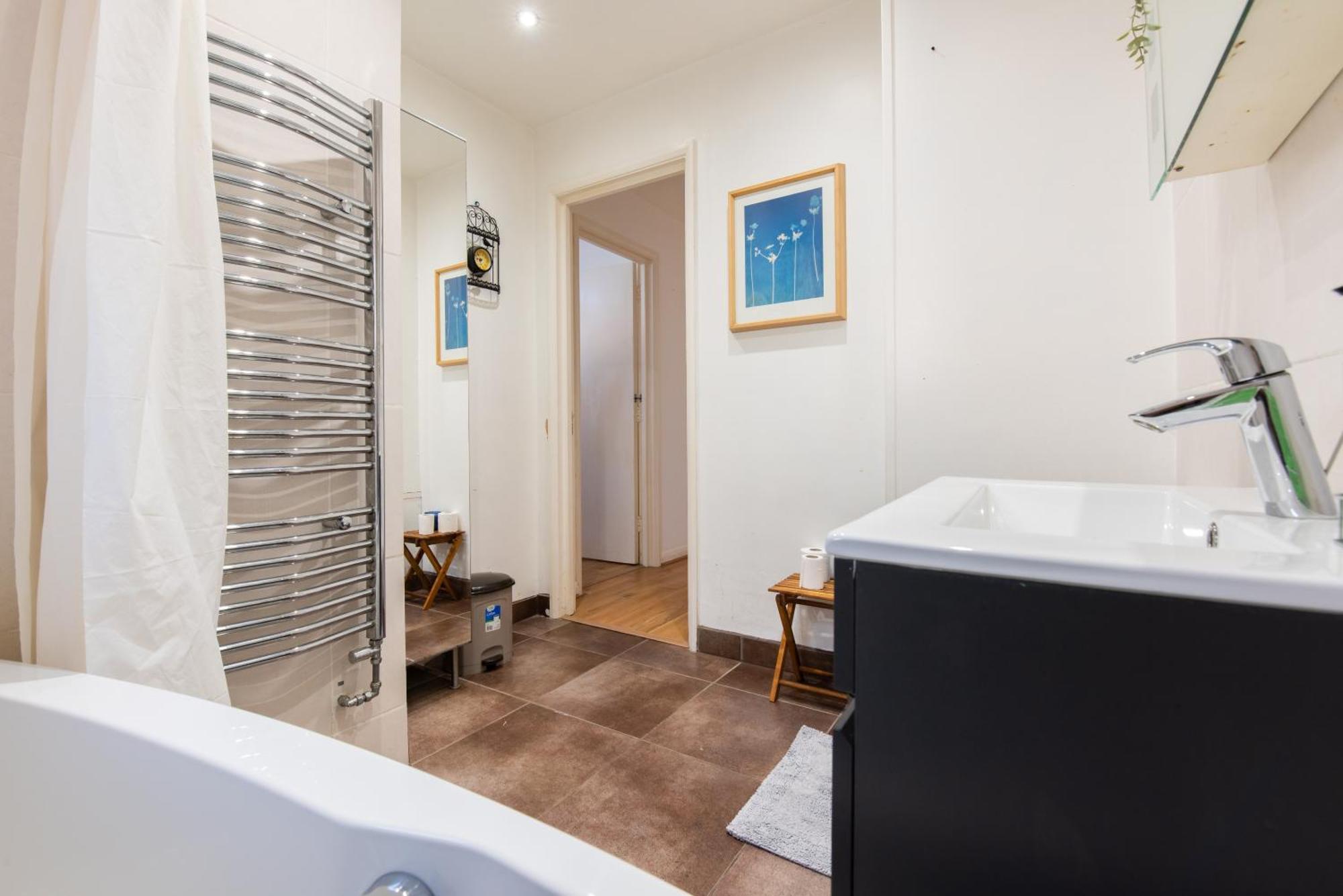 London Stratford - Spacious 2 Bed Flat With Secured Parking & Private Garden Londres Exterior foto